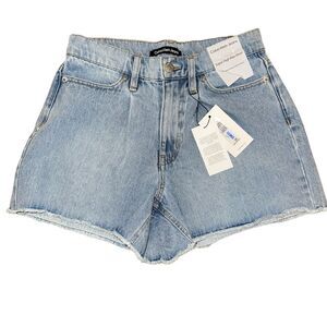 CALVIN KLEIN WOMEN SHORTS IN SUPER HIGH RISE SITS SLIGHTLY ABOVE NATURAL WAIST